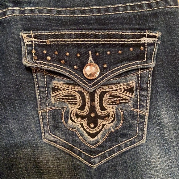 Liuce’s Jeans - Picture 6 of 8